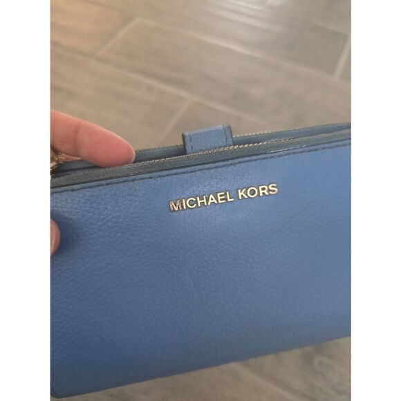 Michael Kors Blue Adele Leather Smartphone Wallet Wristlet - Picture 9 of 14